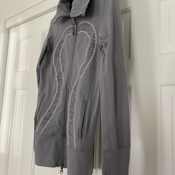 Lulu lemon zip up jacket - Picture 4 of 4